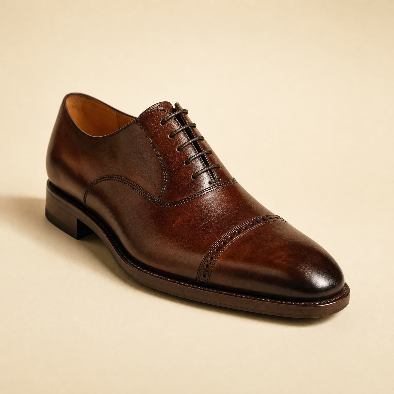 Oxford Cap Toe, three-quarter view